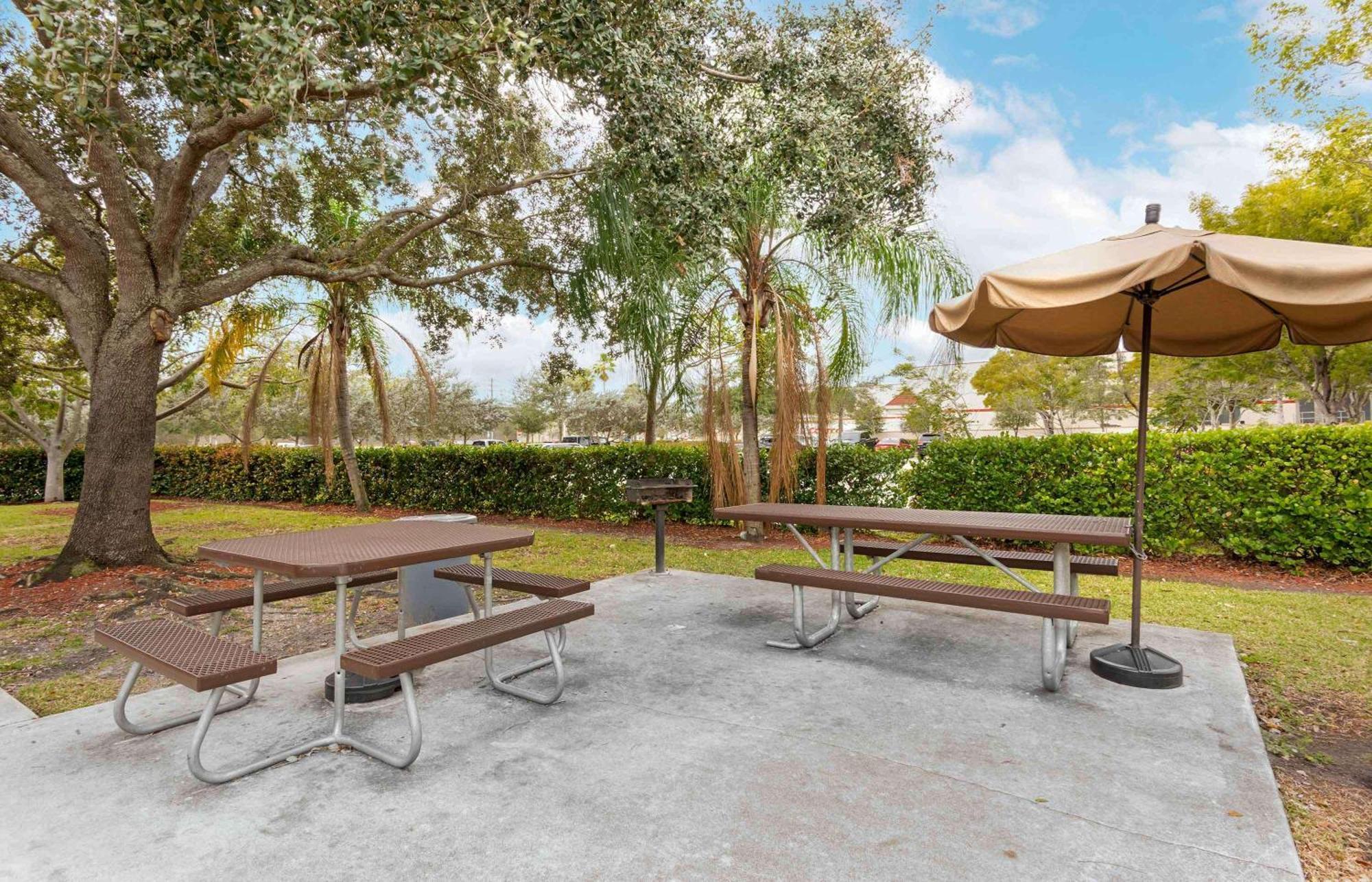 Extended Stay America Suites - Fort Lauderdale - Дейви Экстерьер фото