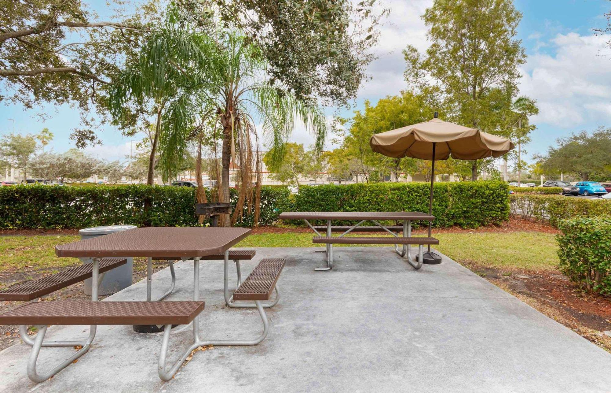 Extended Stay America Suites - Fort Lauderdale - Дейви Экстерьер фото